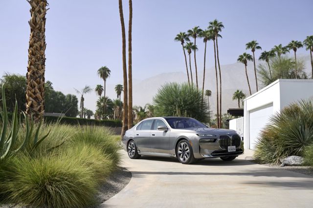 Bmw I7 photo 31