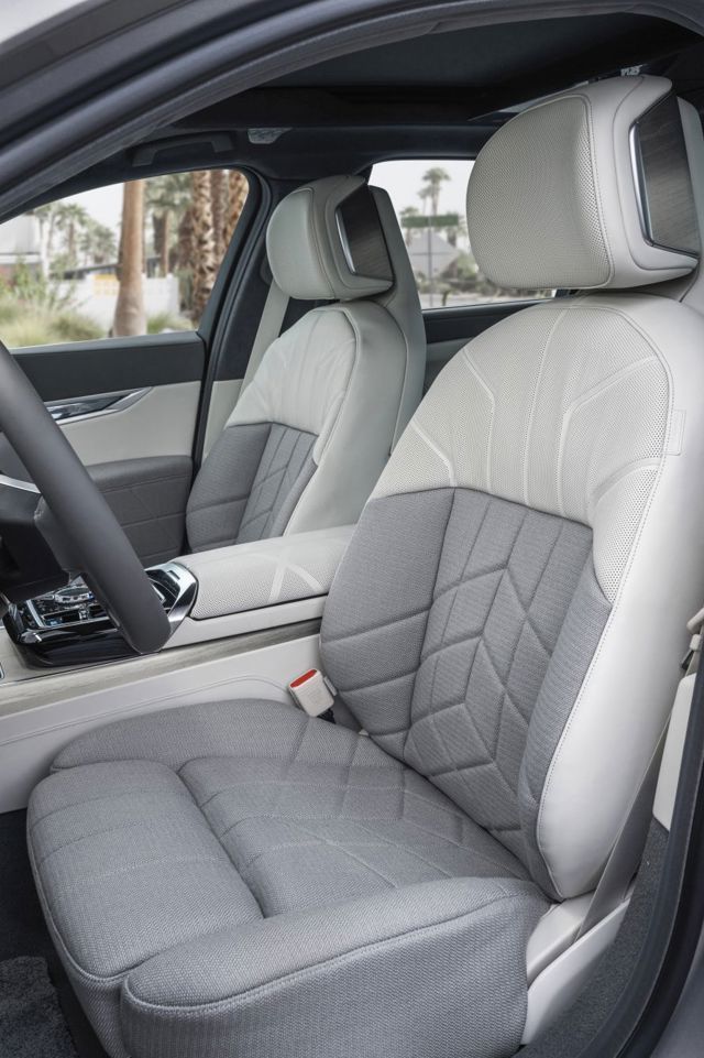 Bmw I7 photo 124