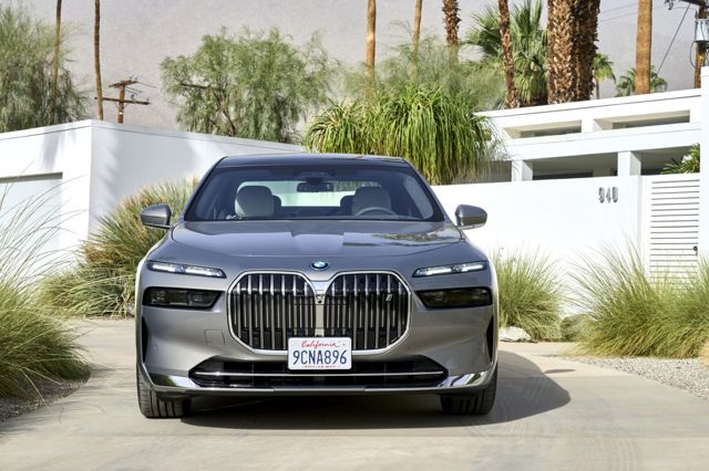 Bmw I7 photo 35
