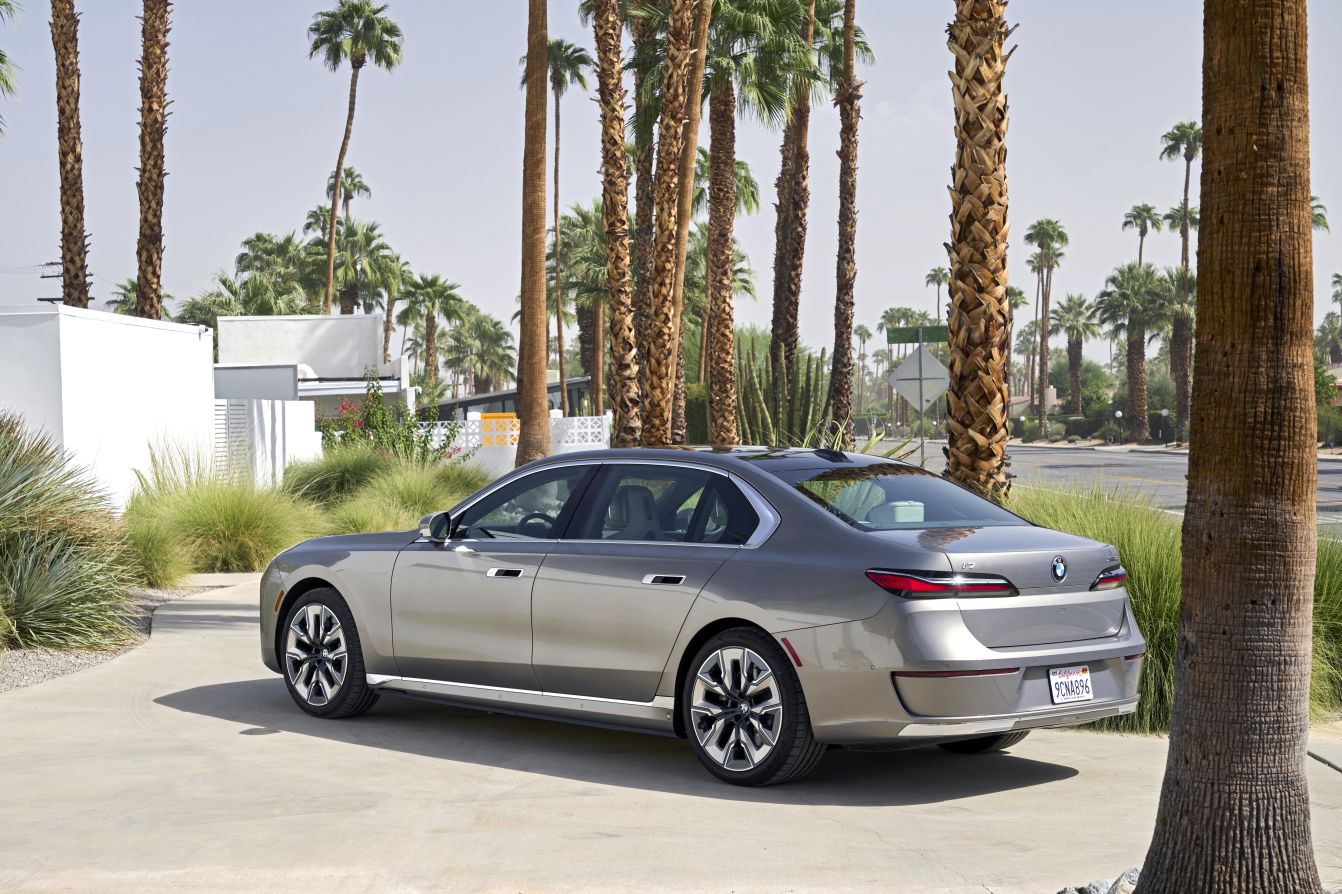 Bmw I7 photo 41
