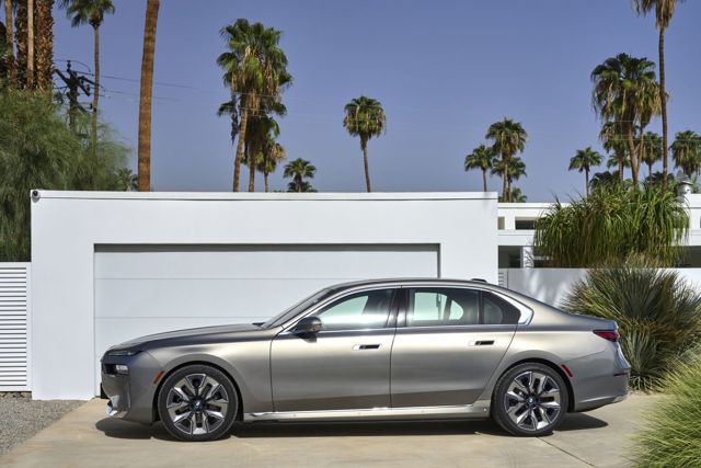 Bmw I7 photo 42
