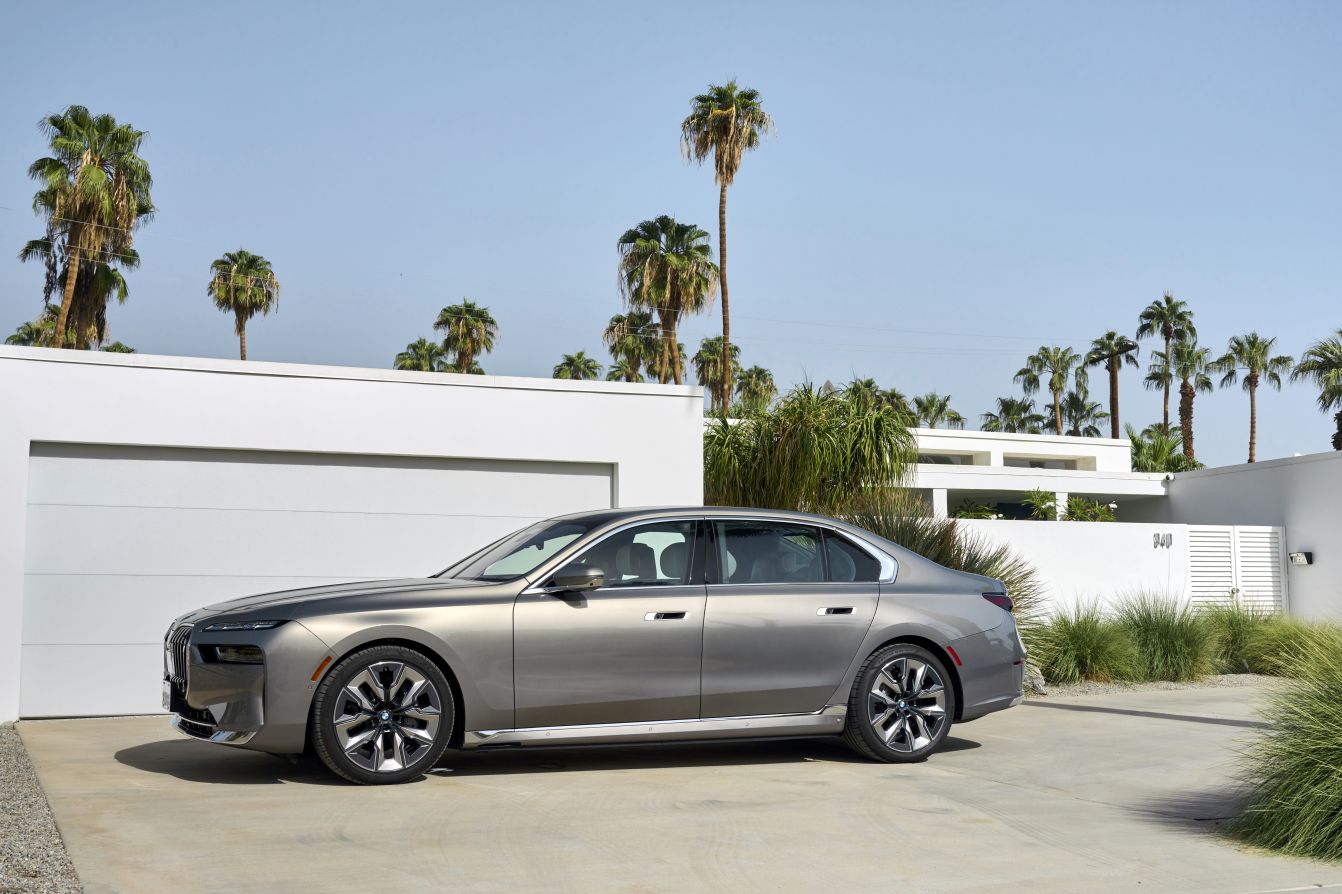 Bmw I7 photo 43