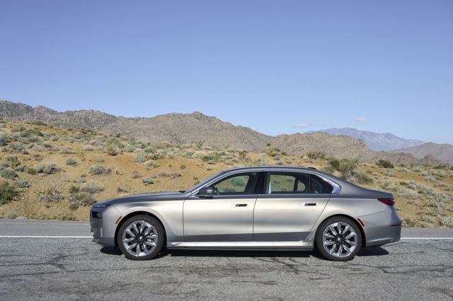 Bmw I7 photo 44