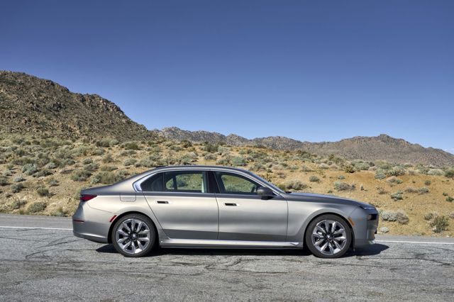 Bmw I7 photo 45