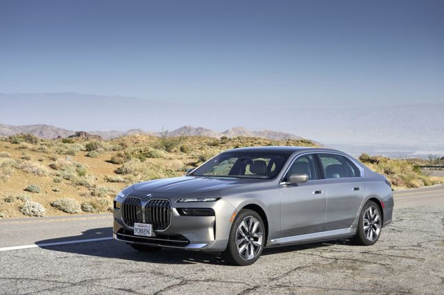 Bmw I7 photo 46