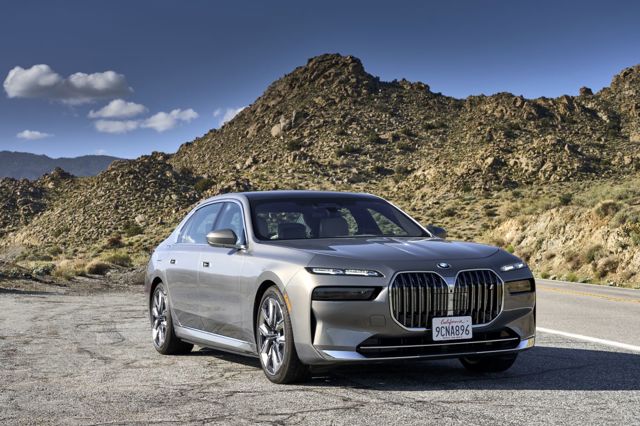 Bmw I7 photo 47