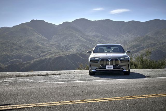 Bmw I7 photo 51