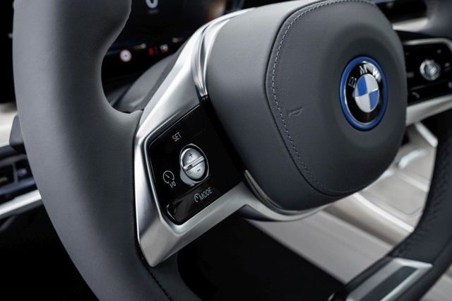 Bmw I7 photo 126