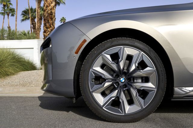 Bmw I7 photo 54