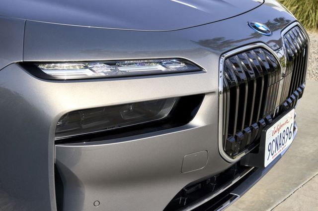 Bmw I7 photo 57