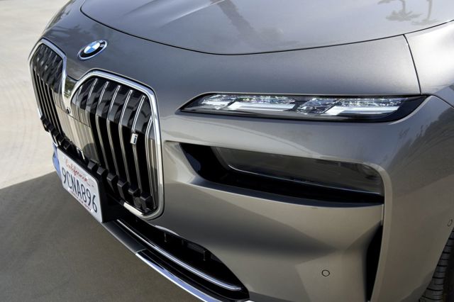 Bmw I7 photo 58