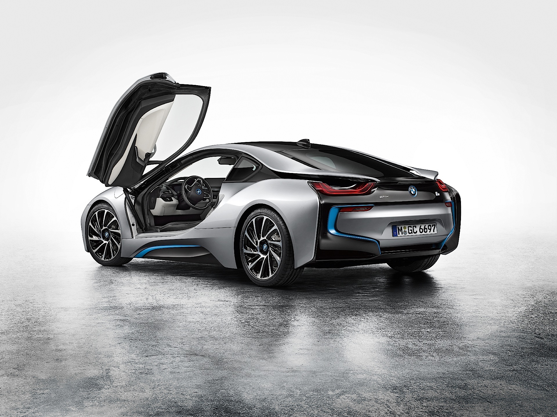 Bmw I8 photo 3