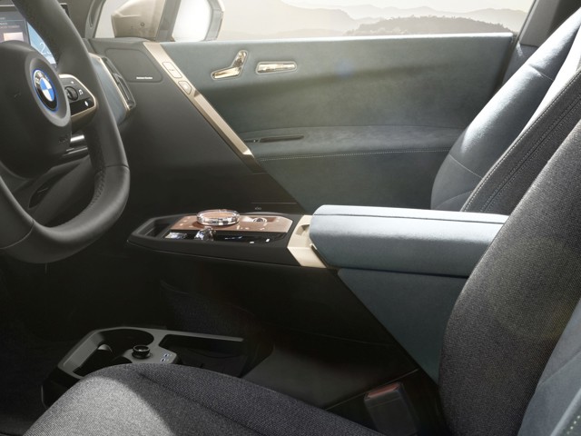 Bmw Ix photo 320