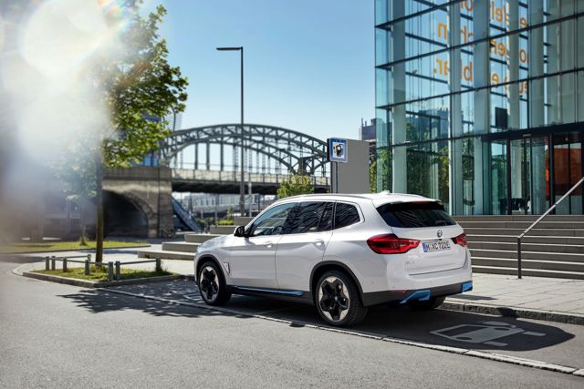 Bmw Ix3 Foto 12