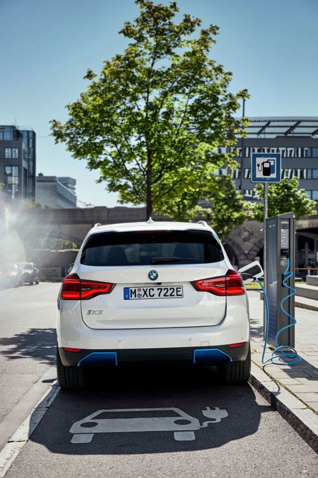 Bmw Ix3 Foto 13