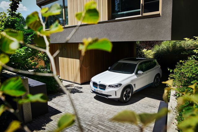 Bmw Ix3 Foto 23
