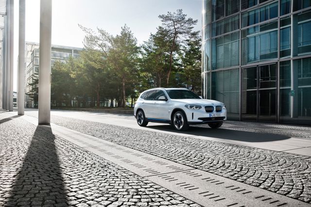 Bmw Ix3 Foto 35