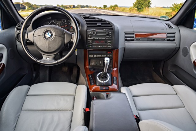 Bmw M3 Sedan photo 21