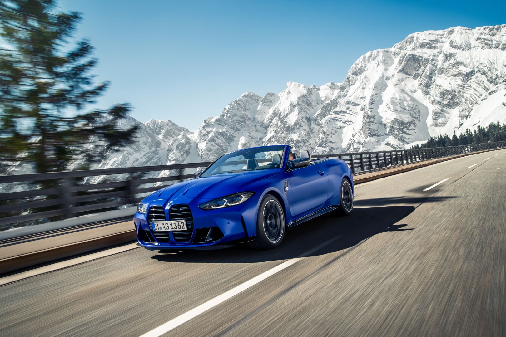 Bmw M4 Convertible photo 7