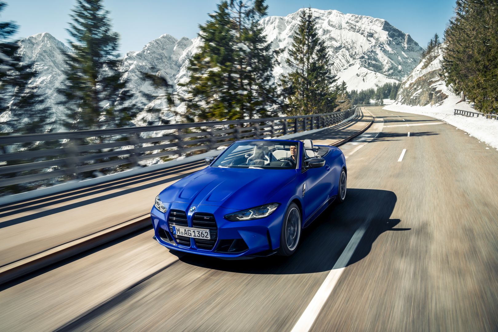 Bmw M4 Convertible photo 10