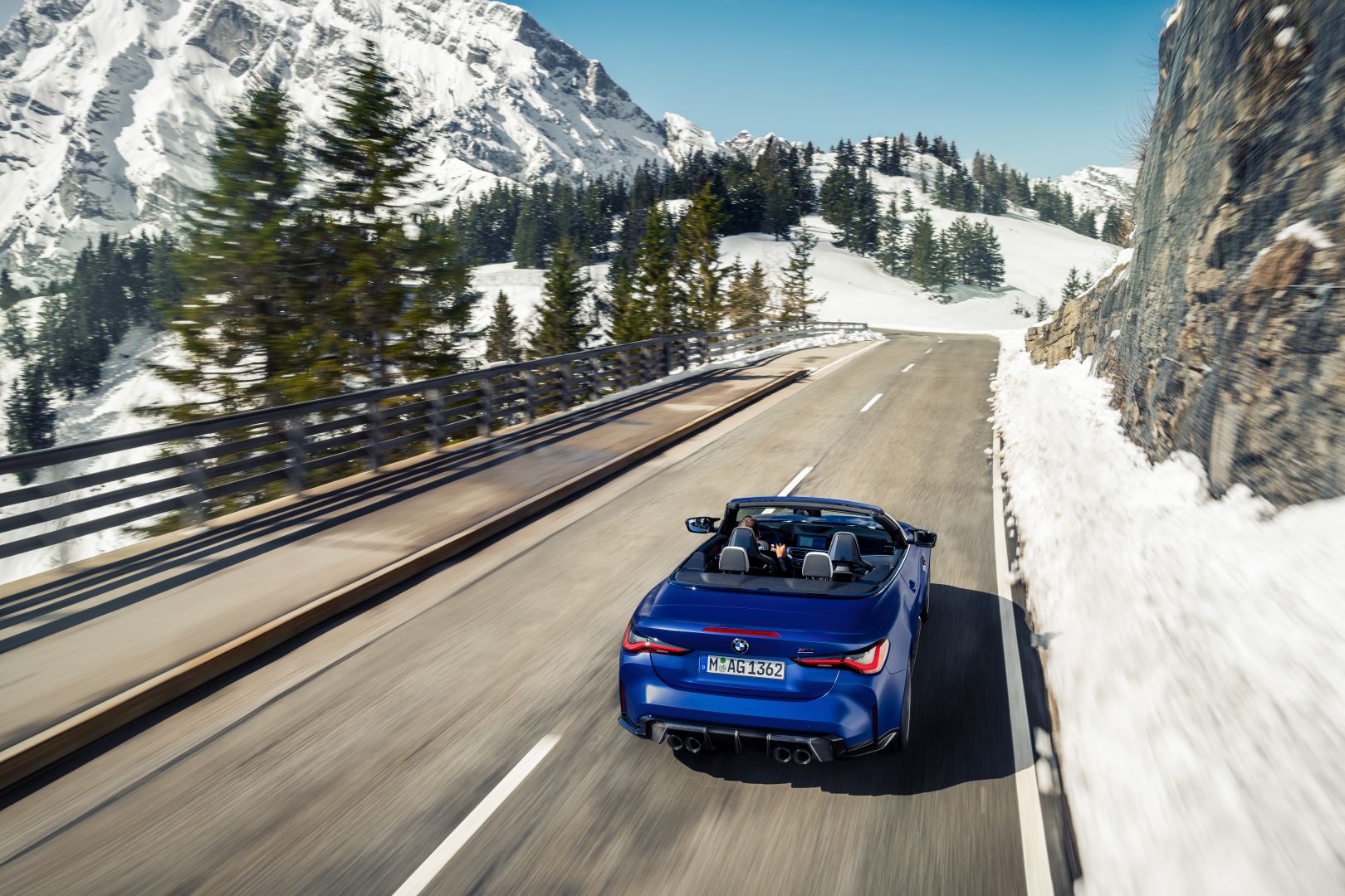 Bmw M4 Convertible photo 12