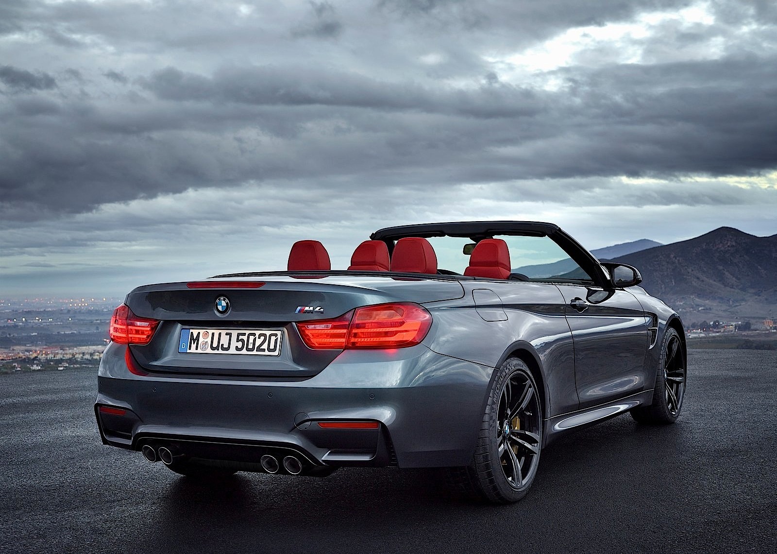 Bmw M4 Convertible photo 30