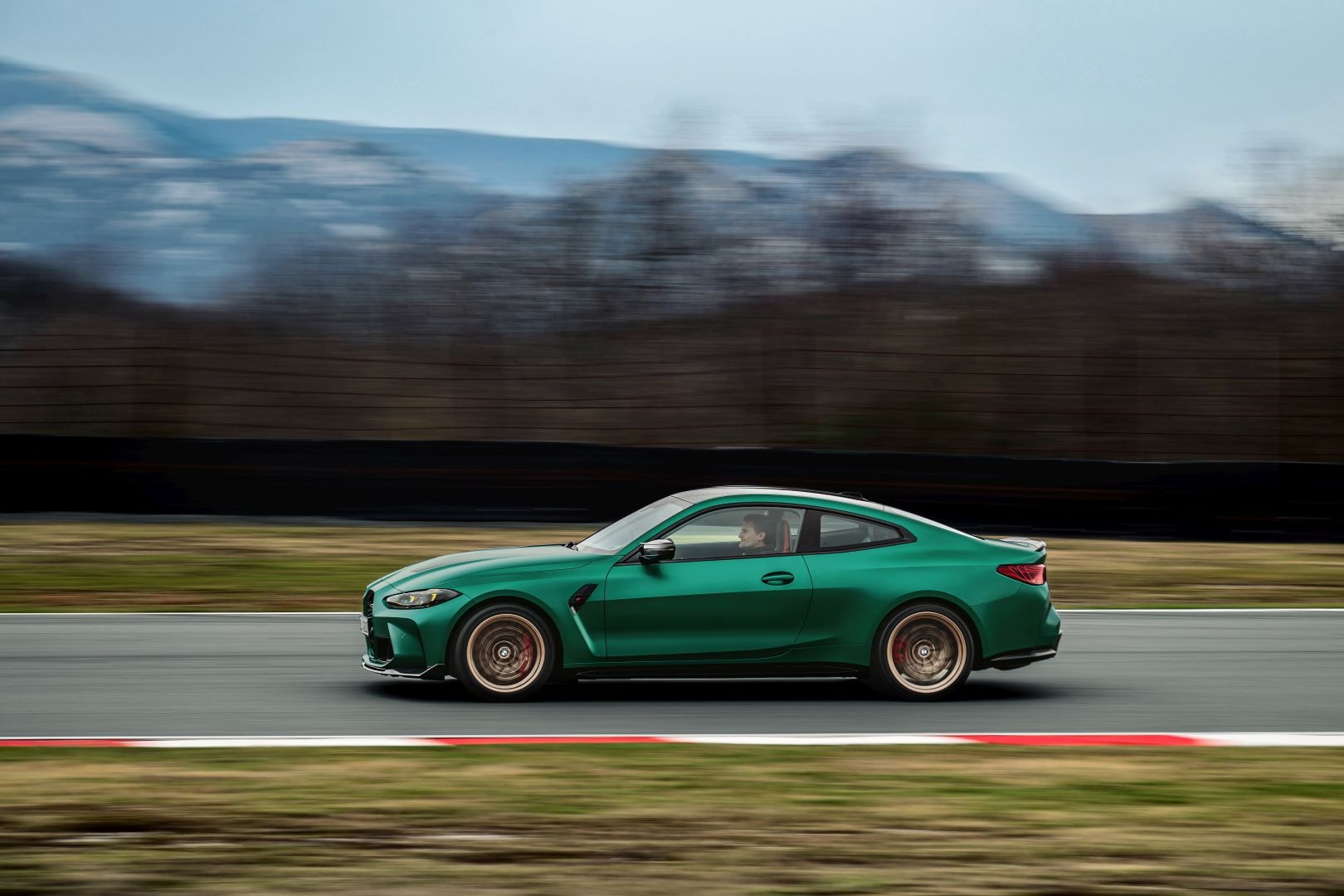 Bmw M4 Cs photo 14