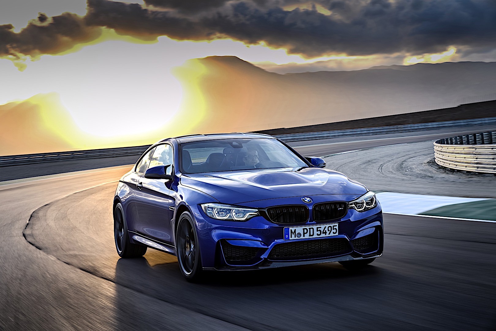 Bmw M4 Cs photo 3