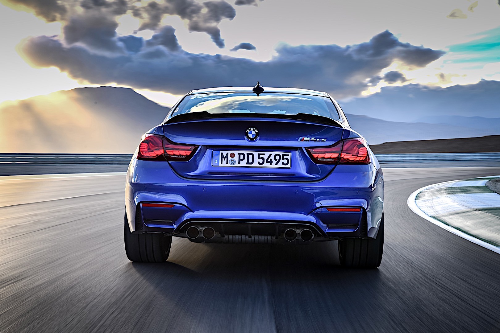 Bmw M4 Cs photo 11