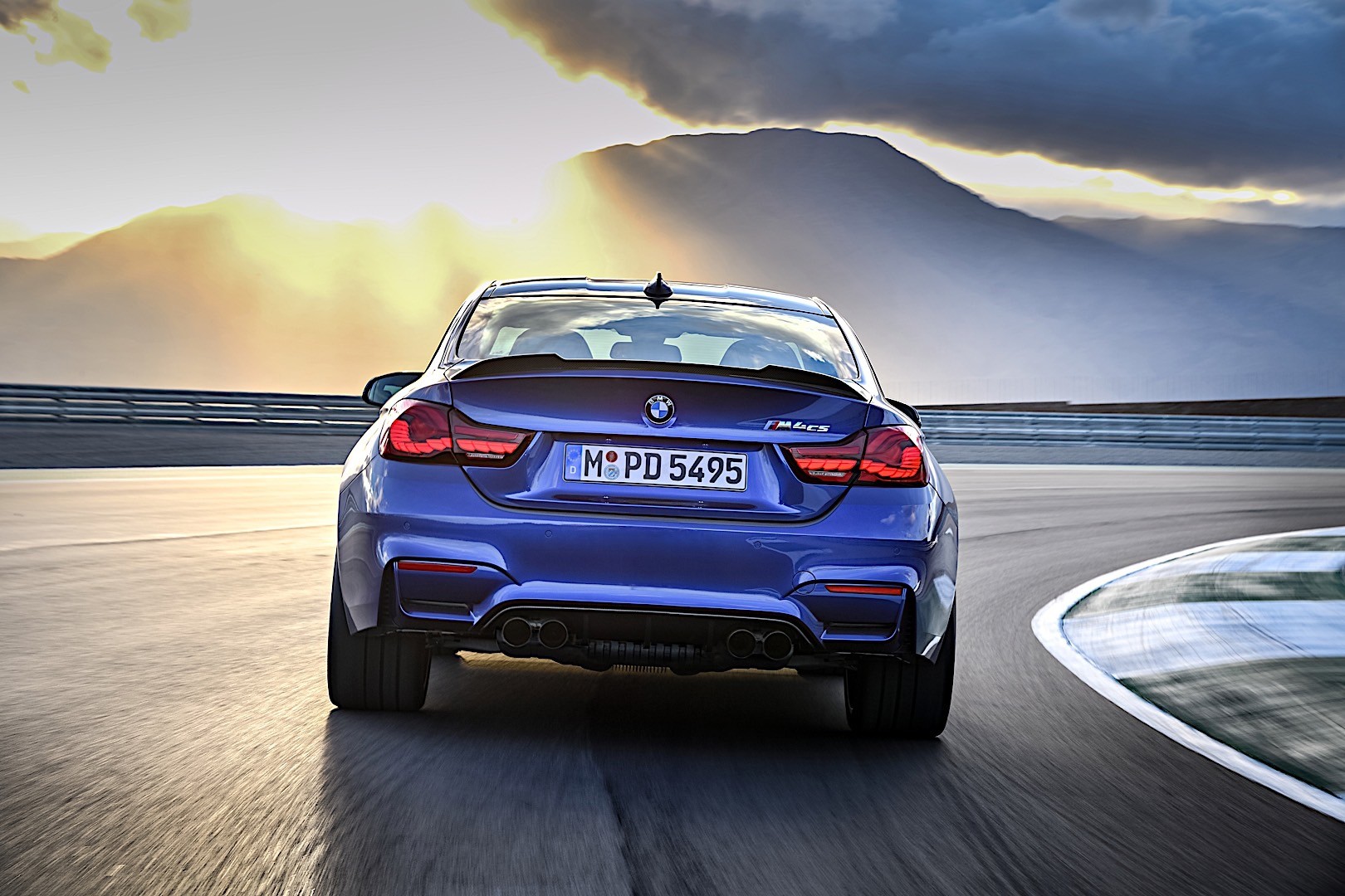Bmw M4 Cs photo 13