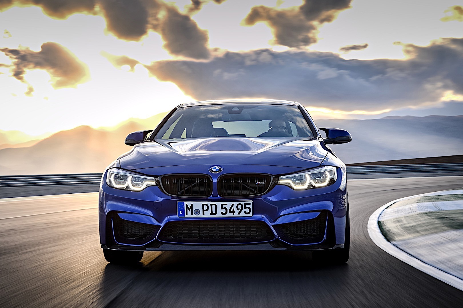 Bmw M4 Cs photo 15