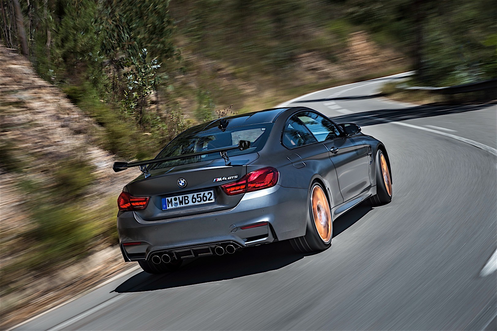 Bmw M4 Gts photo 2