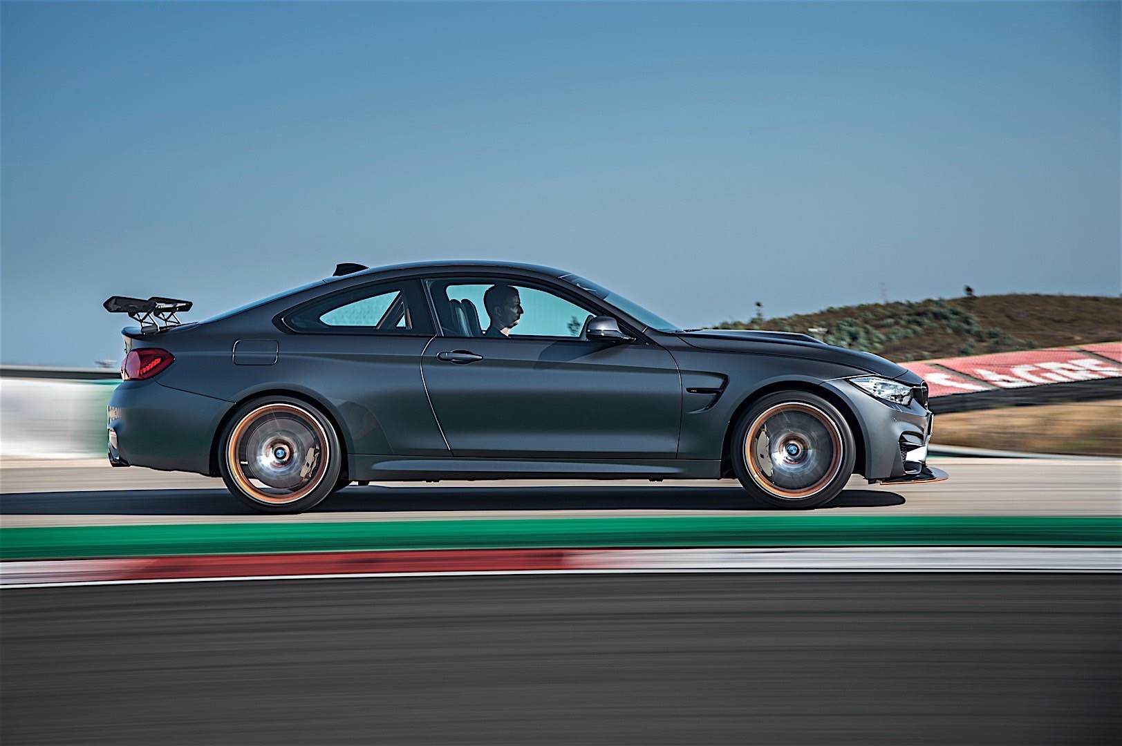 Bmw M4 Gts photo 8