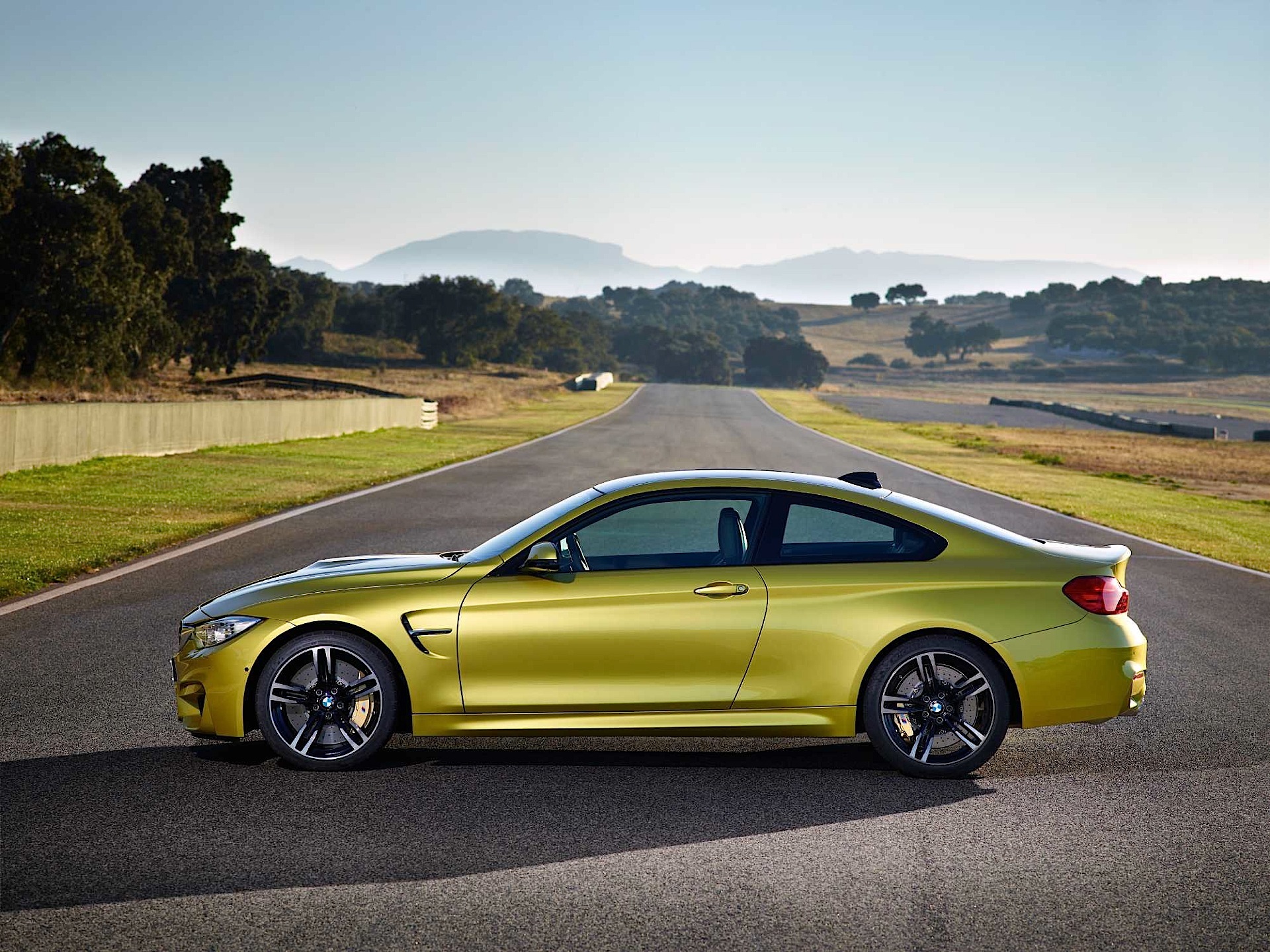 Bmw M4 photo 14