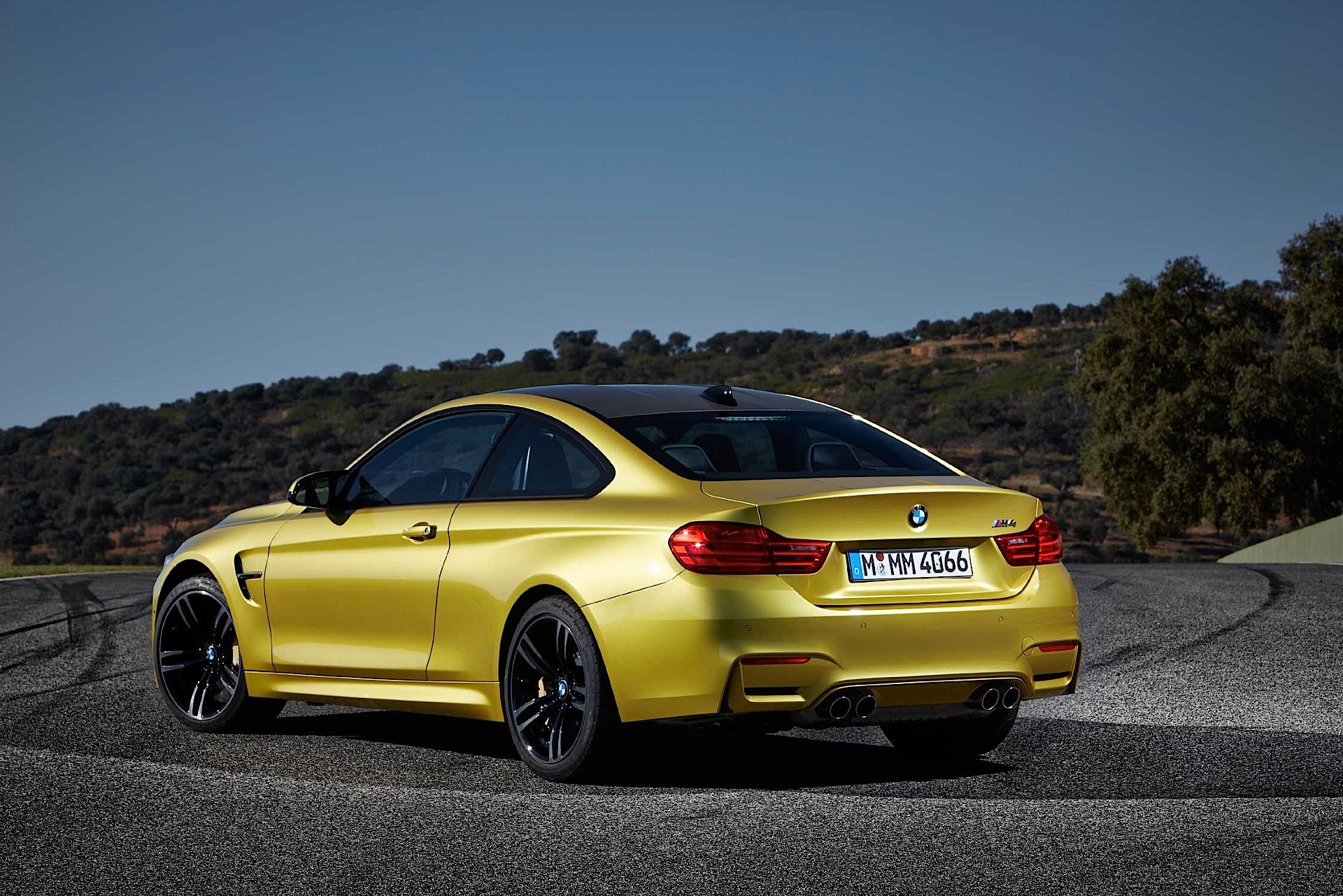 Bmw M4 photo 17