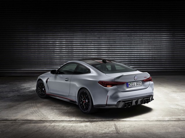 Bmw M4 photo 2