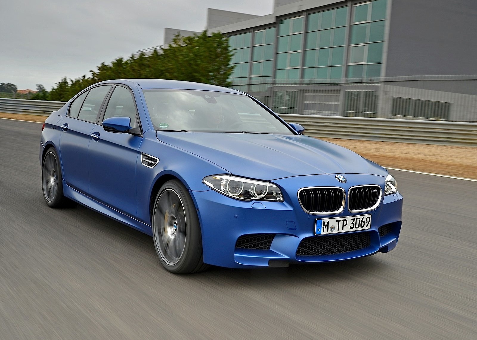 Bmw M5 photo 3