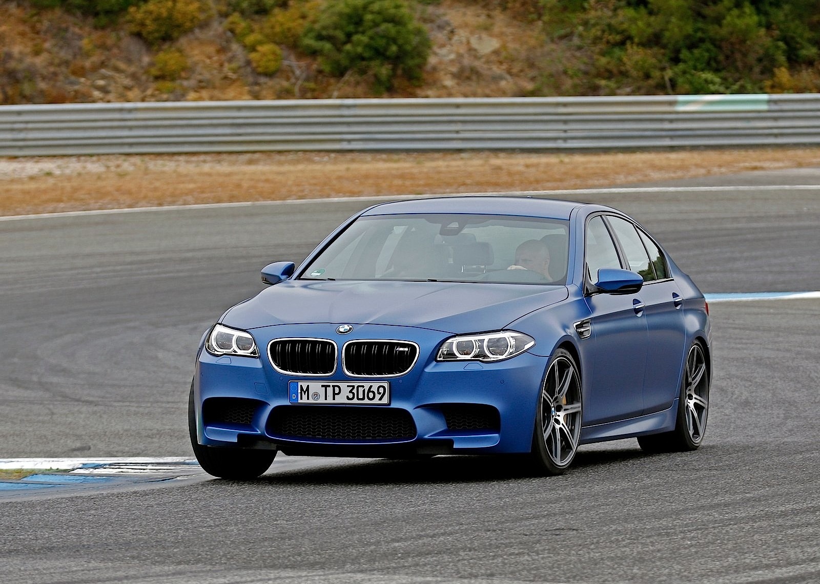 Bmw M5 photo 5
