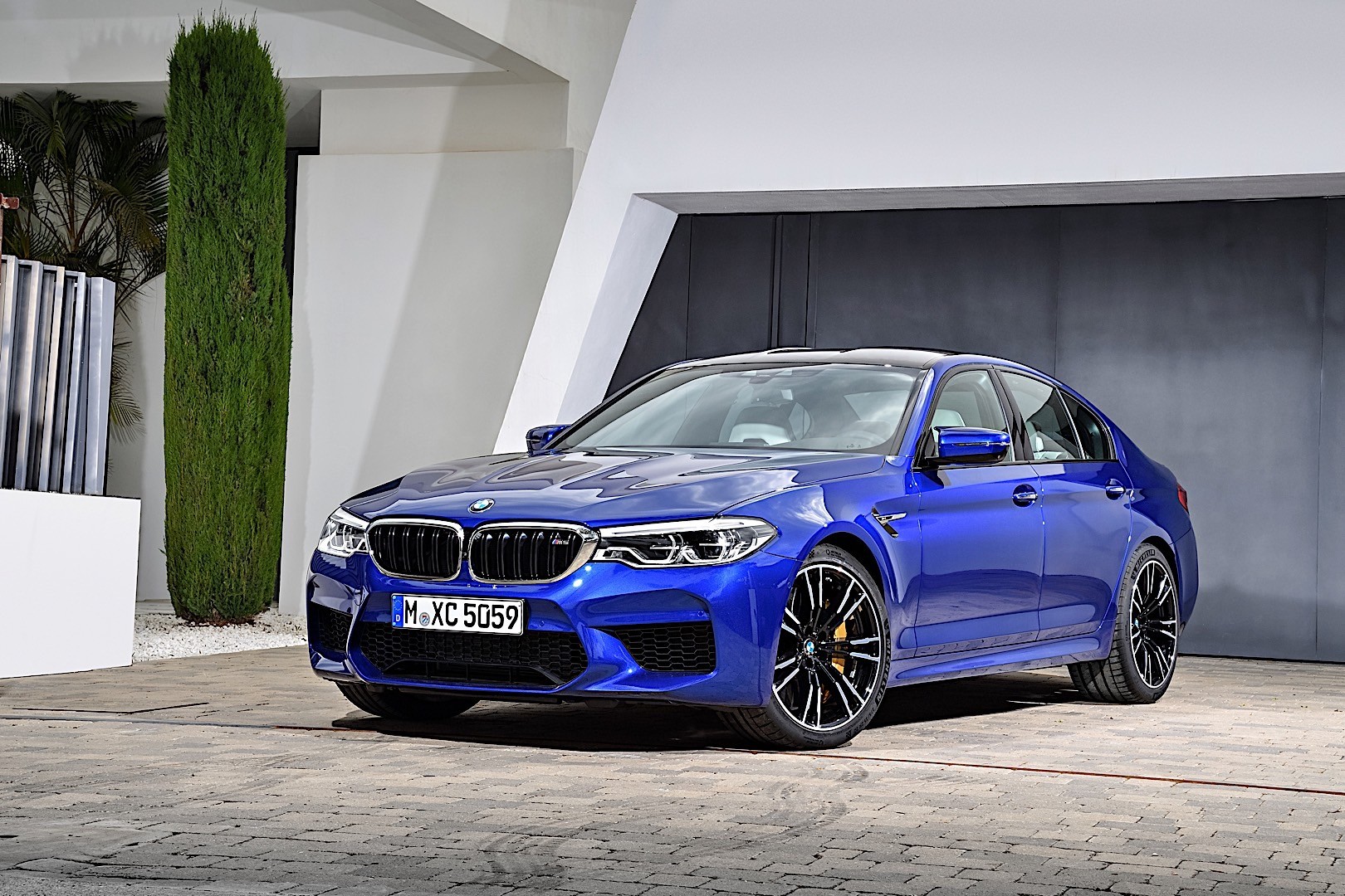Bmw M5 photo 2