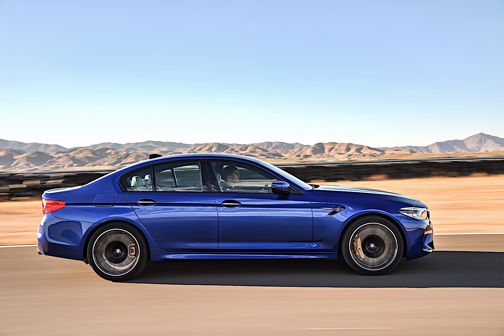 Bmw M5 photo 3