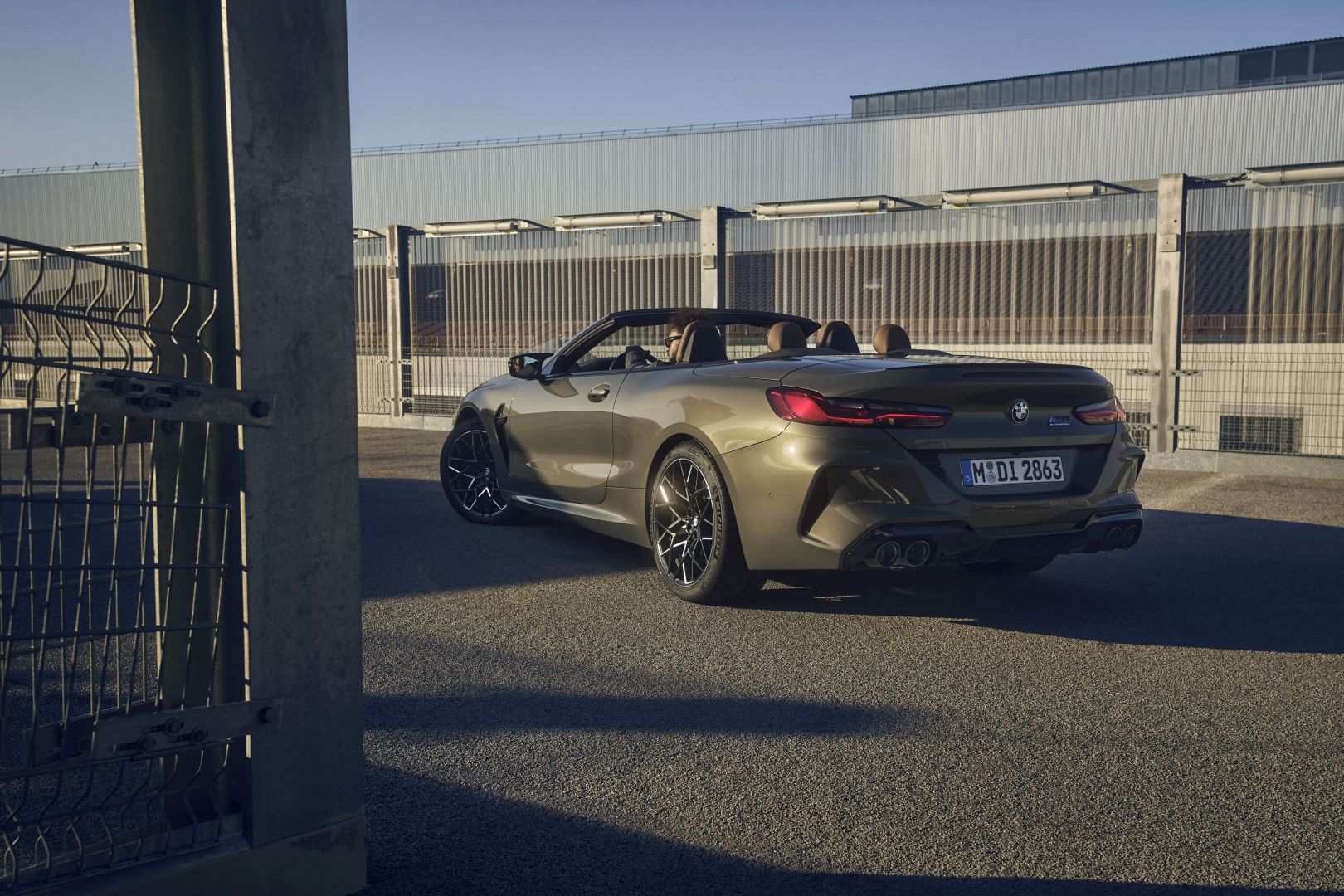 Bmw M8 Convertible photo 7