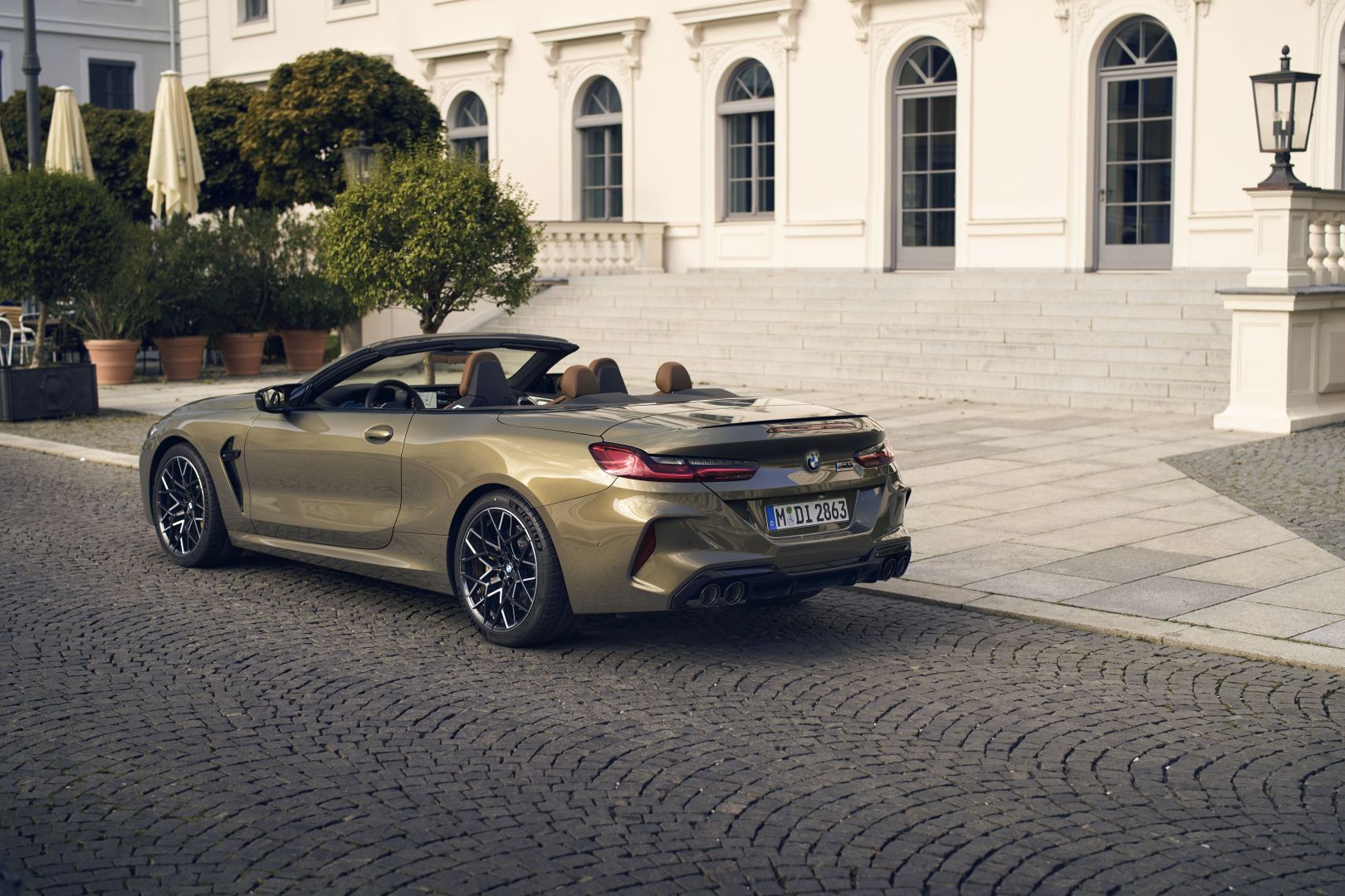 Bmw M8 Convertible photo 16
