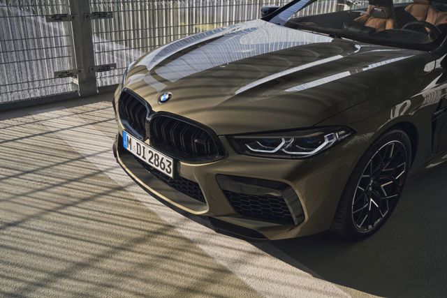 Bmw M8 Convertible photo 3