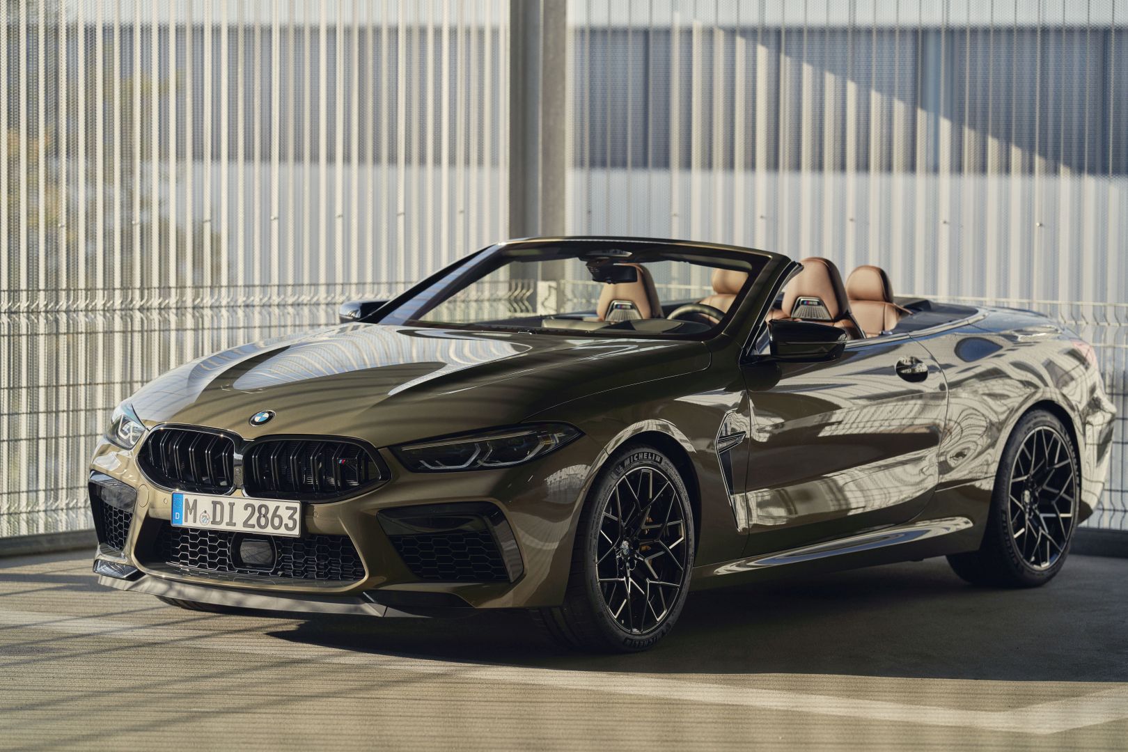 Bmw M8 Convertible photo 4