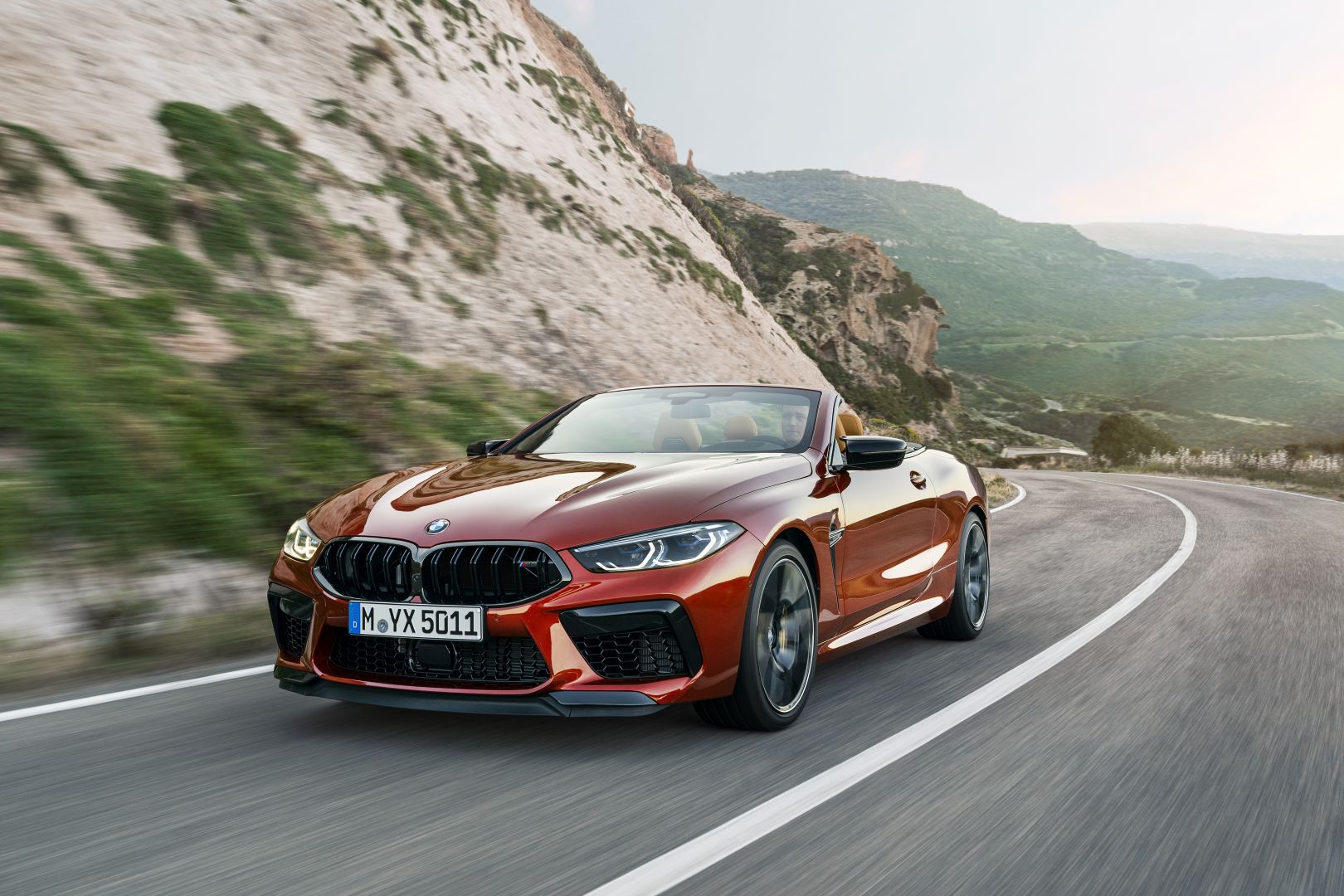 Bmw M8 Convertible photo 2