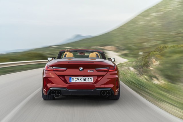 Bmw M8 Convertible foto 8