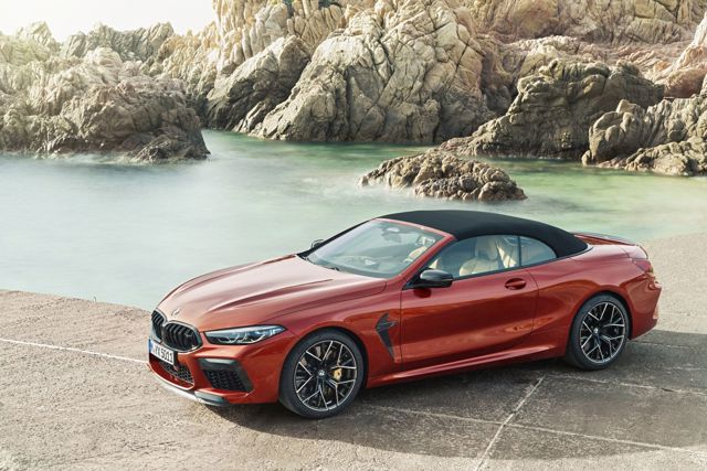 Bmw M8 Convertible foto 10