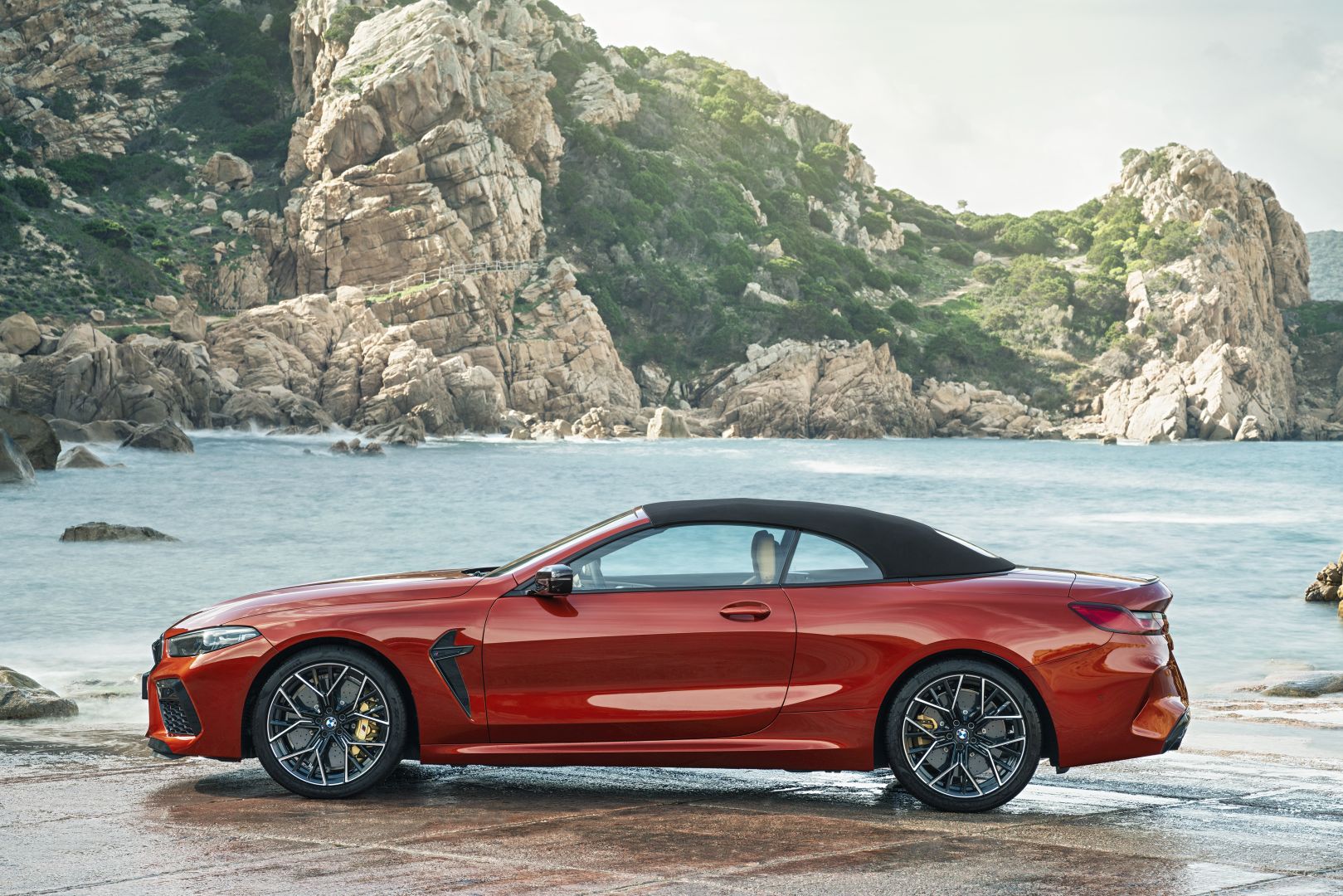 Bmw M8 Convertible photo 14