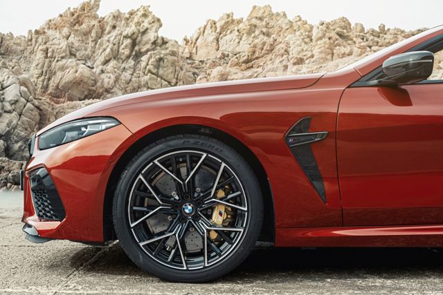 Bmw M8 Convertible foto 25