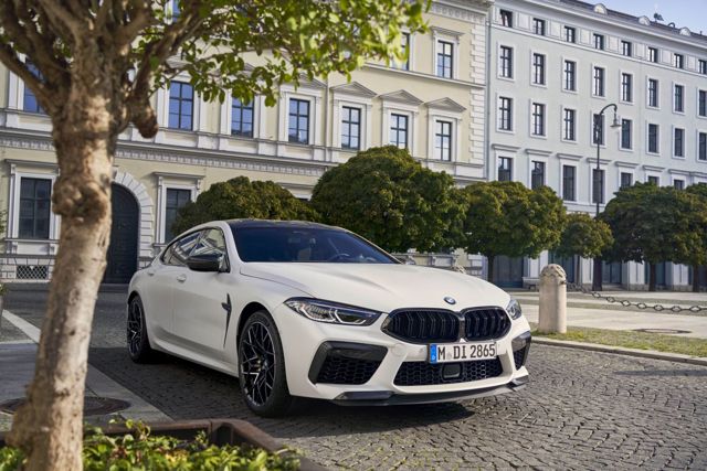 Bmw M8 Gran Coupe Foto 2